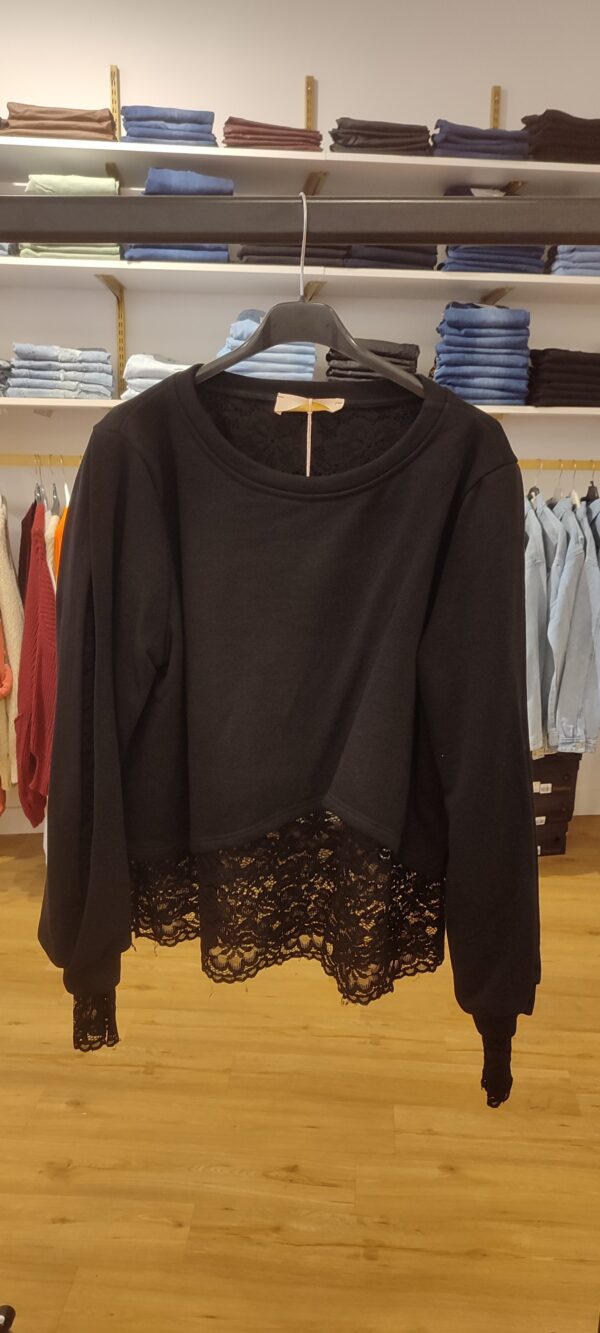 Sweat à dentelle manches échancrée April Vintage – Image 3