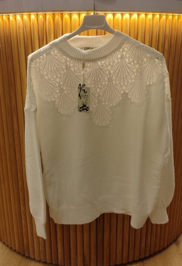 Pull doux col dentelle blanc Manches bouffantes