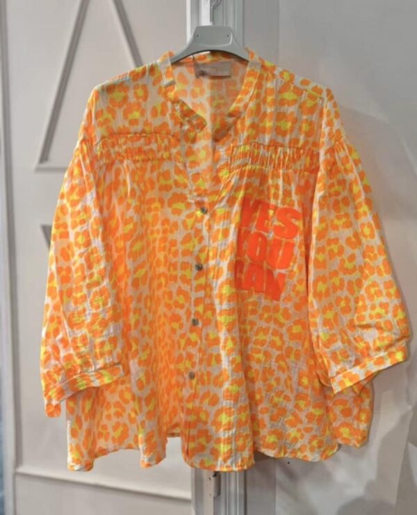 Blouse chemise oversize imprimé léopard orange fluo April Vintage