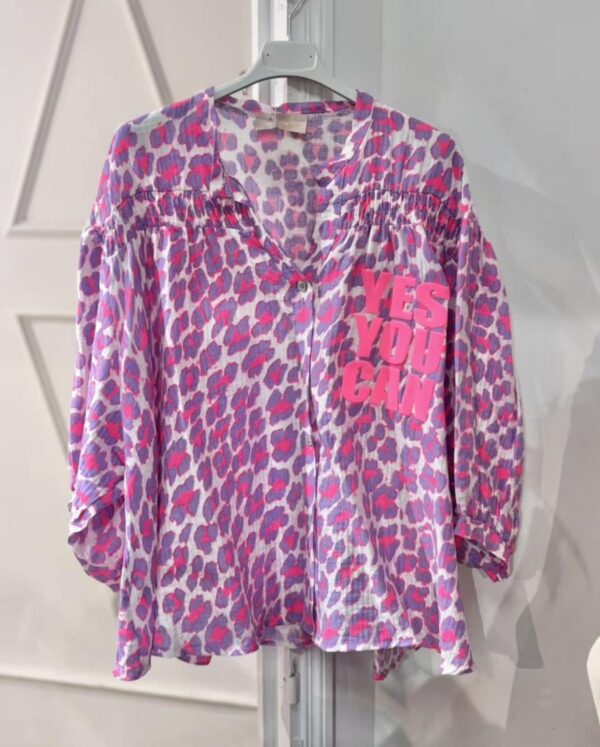 Blouse chemise oversize violet fluo yes you can imprimé léopard April Vintage