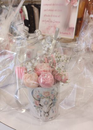 Mug tête de buffle avec bouquet de fleurs en bougies parfumées cadeau de fête des mères