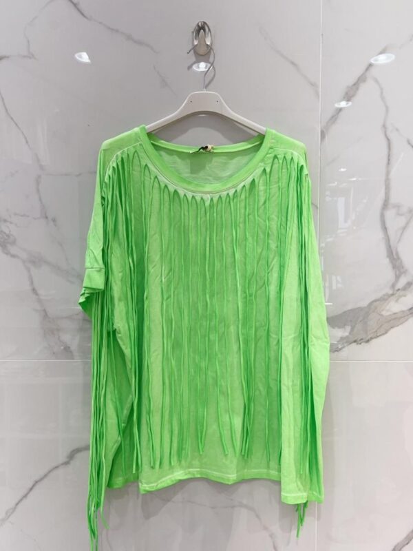 Tee-shirt grande taille franges couleur vert fluo petites manches Matière 95% coton et 5 % élastane Taille unique grande taille  largeur bas 77cm