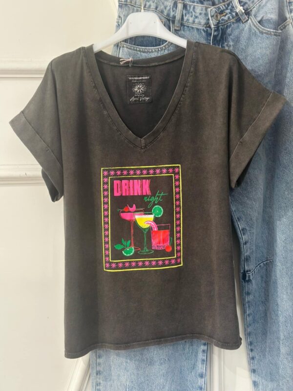 Tee-shirt April Vintage col V bichette gris délavé drink fluo – Image 2