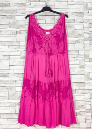 Robe bretelles fushia dentelle avec doublure