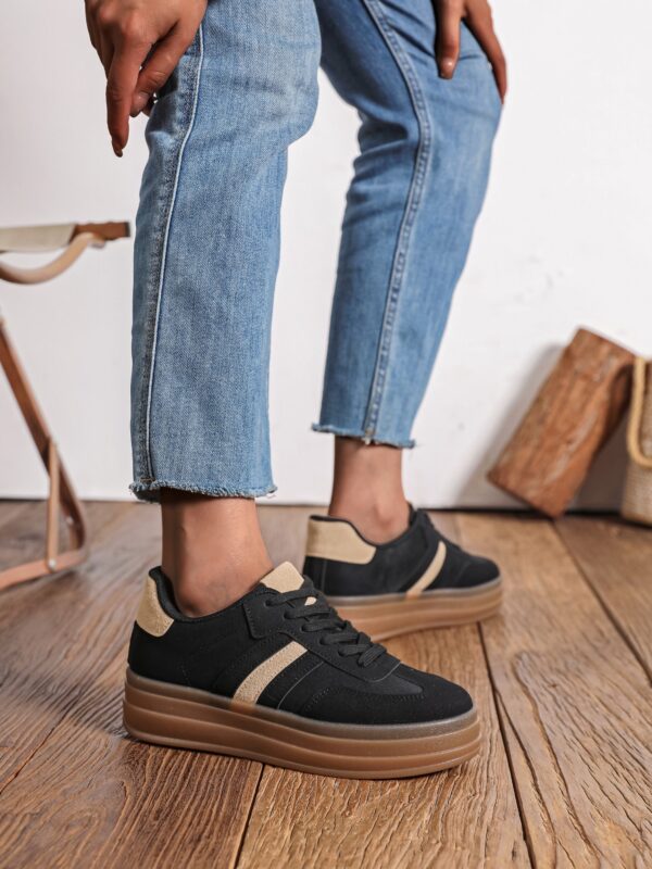 Baskets noires et beige petite plateforme