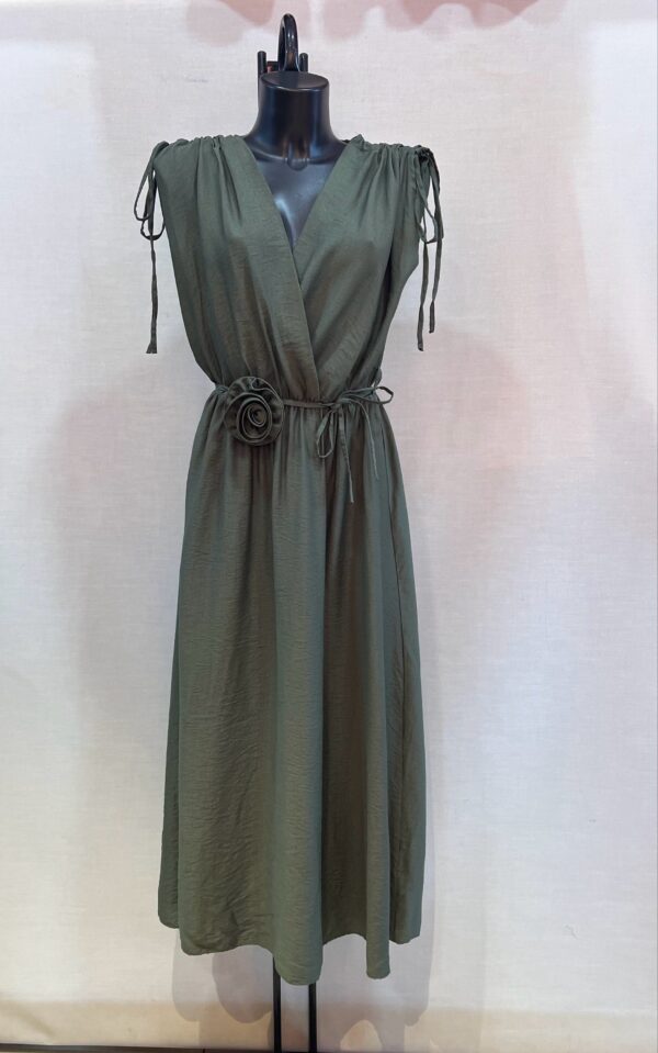 Robe grande taille longue avec ceinture fleur kaki