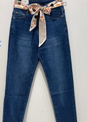 Jeans grande taille  bleu foncé mom fit avec ceinture foulard
