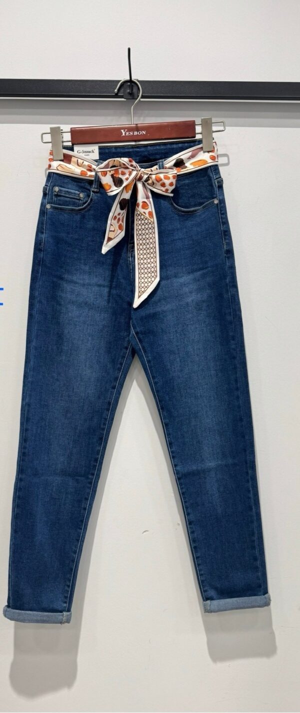 Jeans grande taille  bleu foncé mom fit avec ceinture foulard