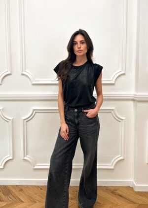Tee-shirt noir brillant petites manches