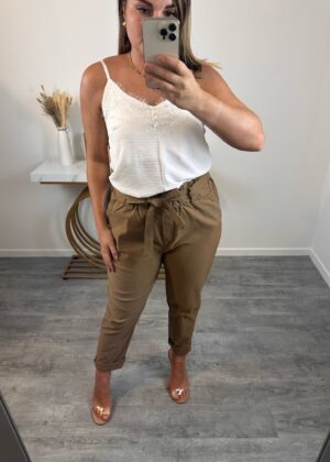 Pantalon grande taille carotte beige foncé stretch