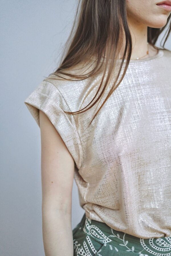 Tee-shirt brillant couleur or gold