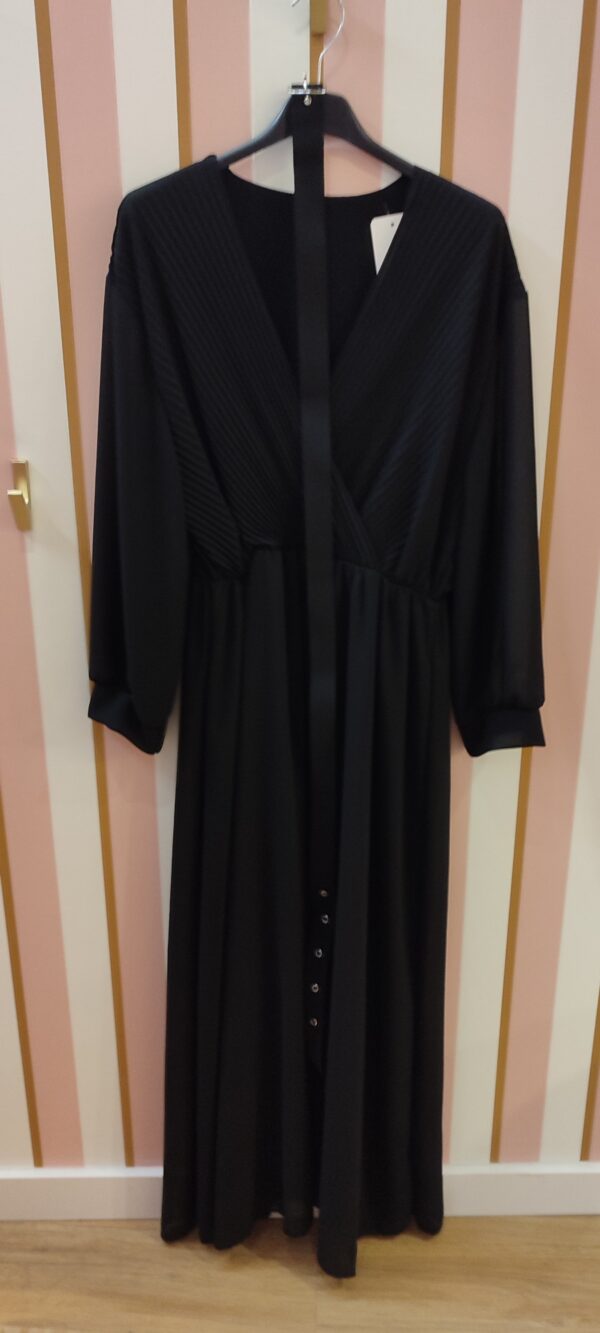 Robe grande taille longue plissée noire avec ceinture