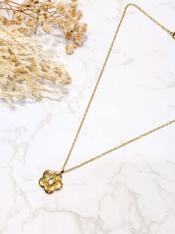 Collier fleur doré acier inoxydable