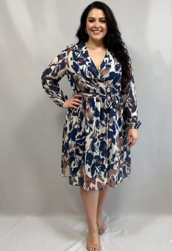 Robe courte manches longues marine belle taille