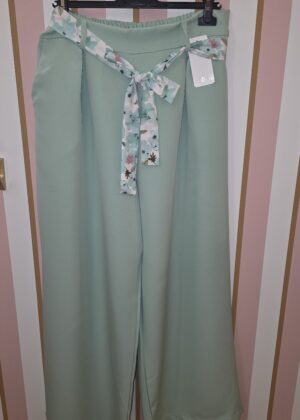 Palazzo belle taille vert menthe avec ceinture fleurs