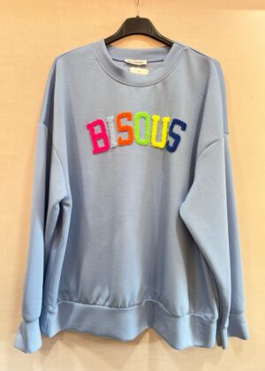 Sweat grande taille bleu brodé bisous