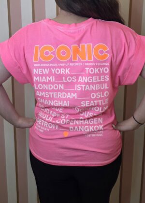 Tee-shirt iconic villes dans le dos  rose fluo