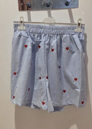 Short fin bleu rayé coeur avec poches