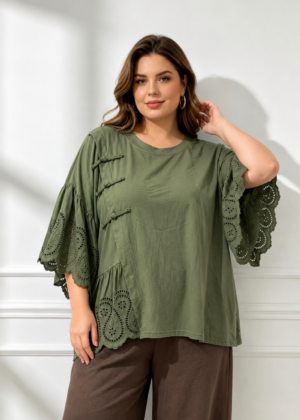 Tee-shirt kaki grande taille manches dentelles et boutons